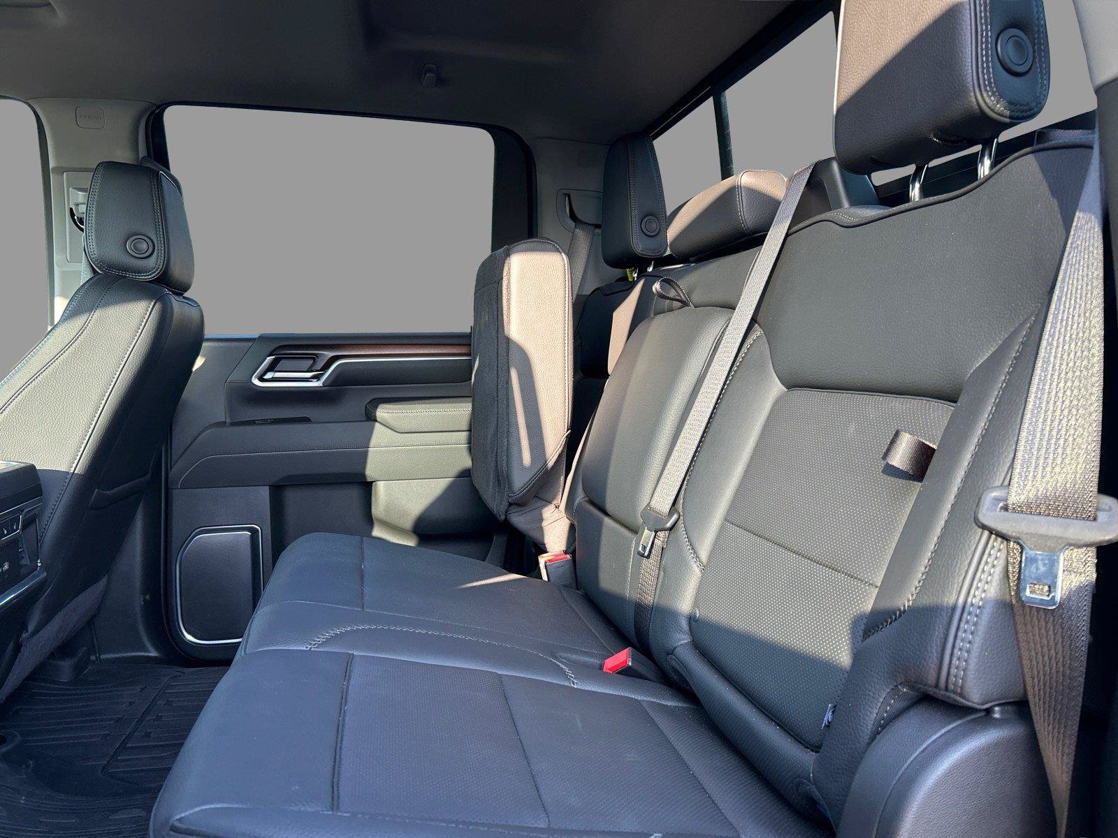 Used 2025 GMC Sierra 2500 Denali w/ Denali Reserve Package AWD/4WD image 35