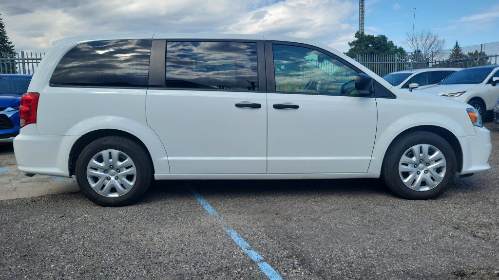 Used 2019 Dodge Grand Caravan SE FWD image 7