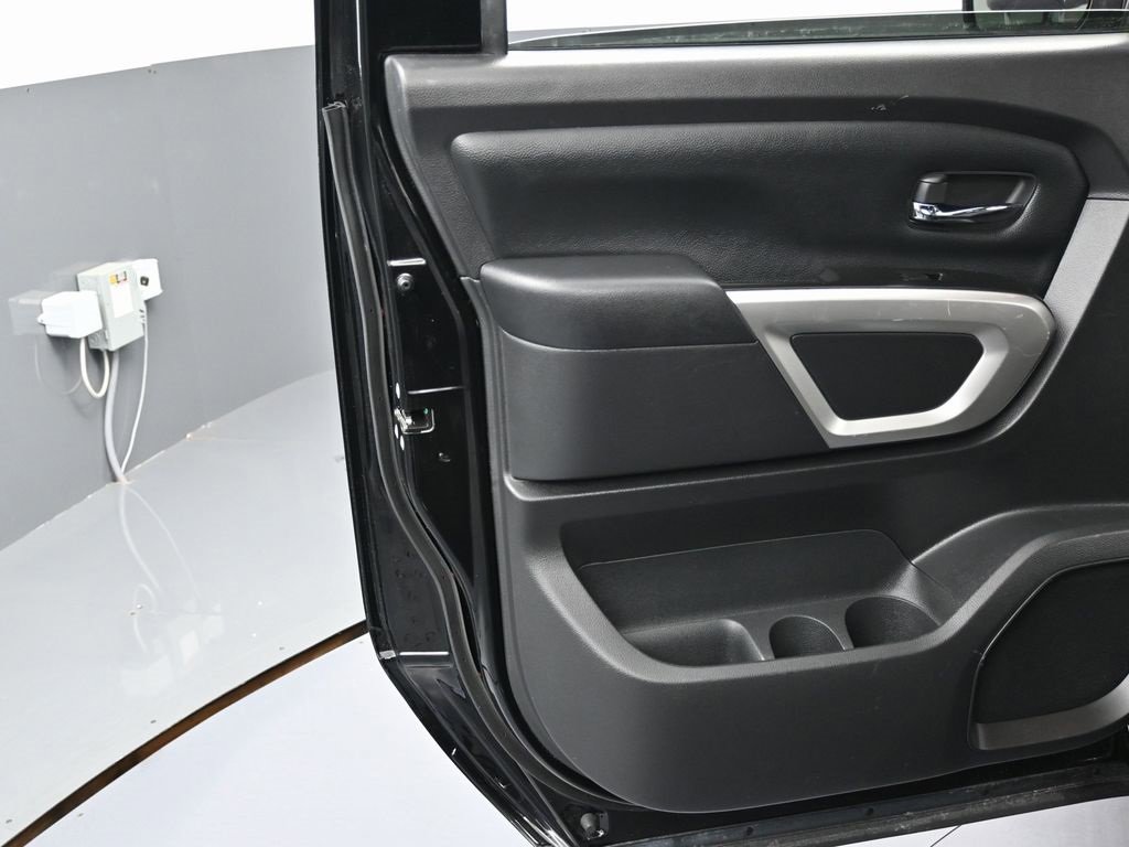 Used 2023 Nissan Titan SV image 36