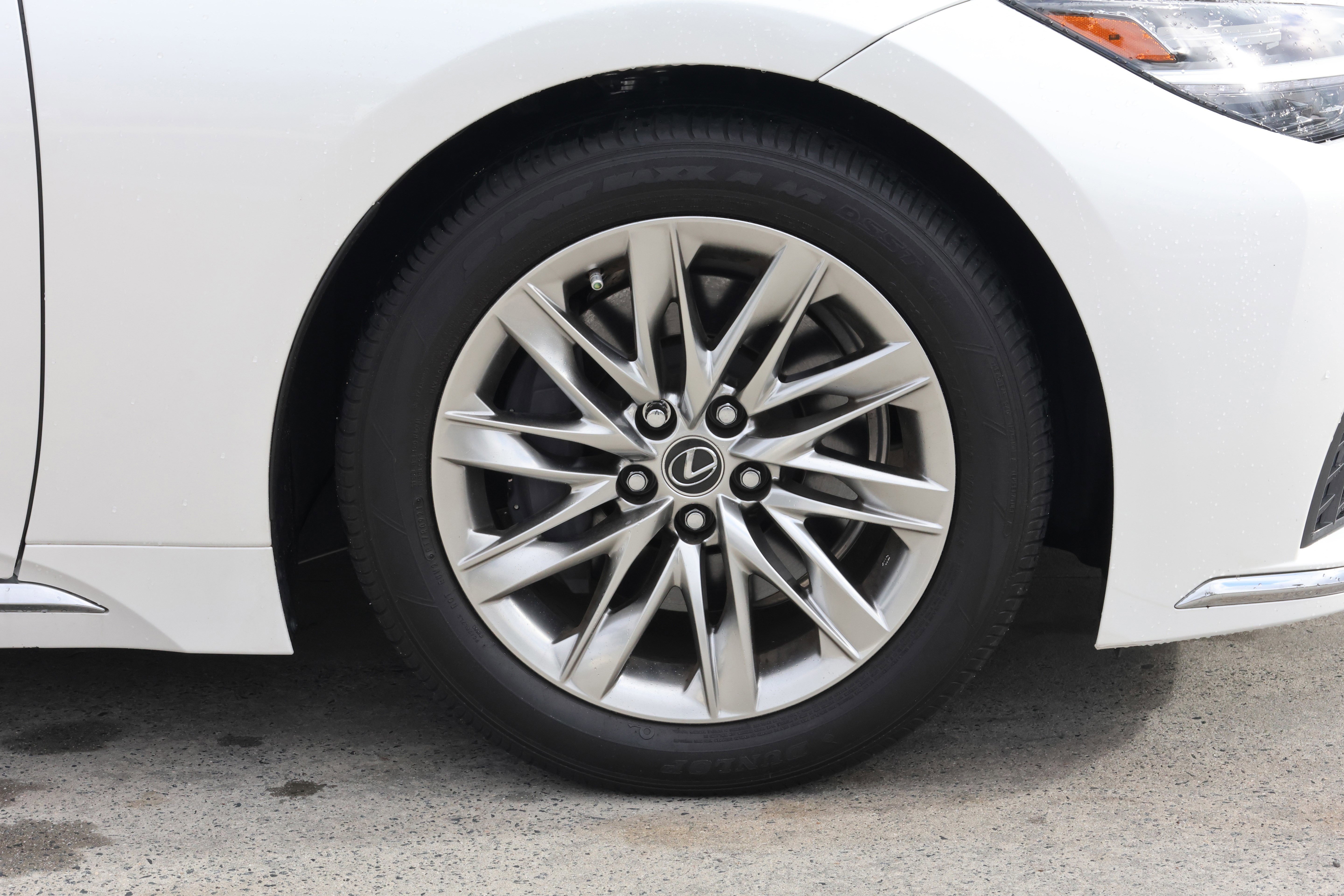 Used 2021 Lexus LS 500h image 11