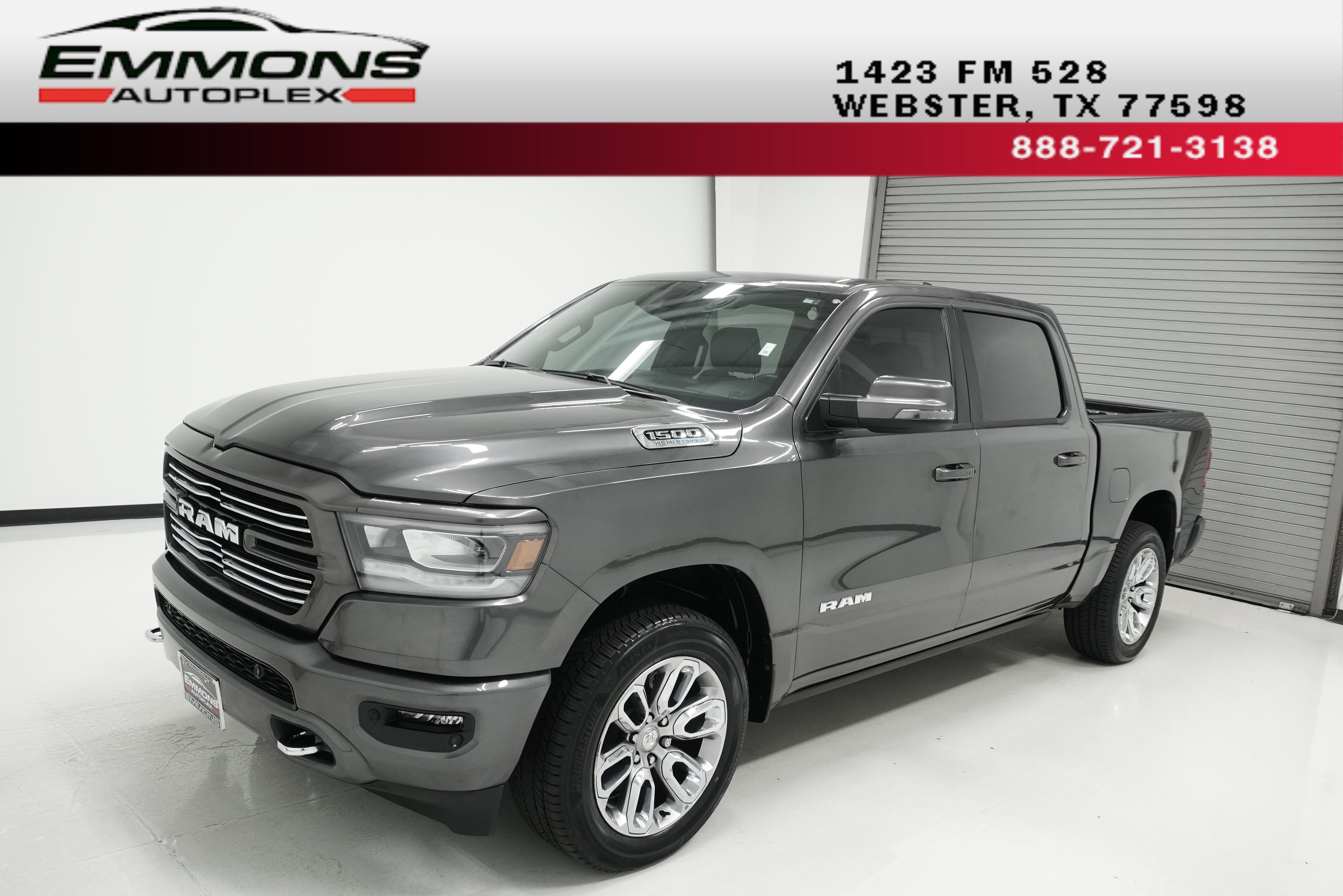 Used 2024 RAM 1500 Laramie AWD/4WD image 1