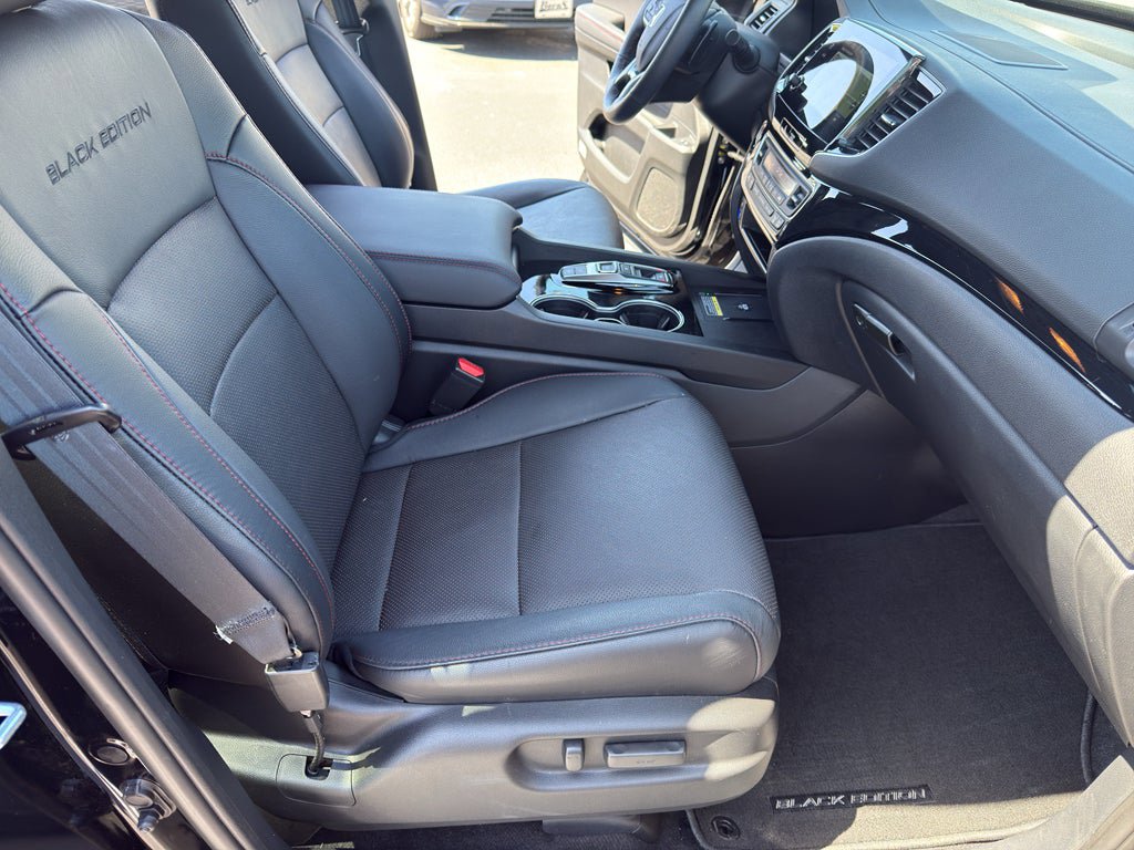 Used 2025 Honda Passport Black Edition image 28