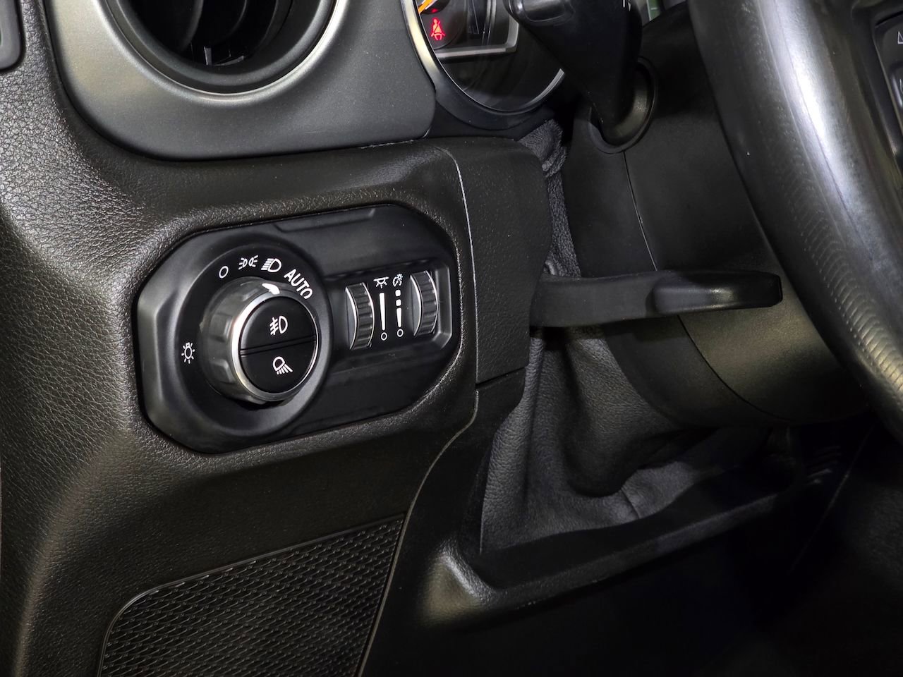 Used 2021 Jeep Gladiator Willys image 19