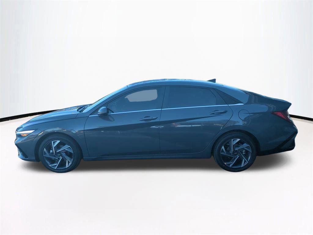 New 2026 Hyundai Elantra Limited image 8