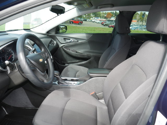 Used 2022 Chevrolet Malibu LT FWD image 2