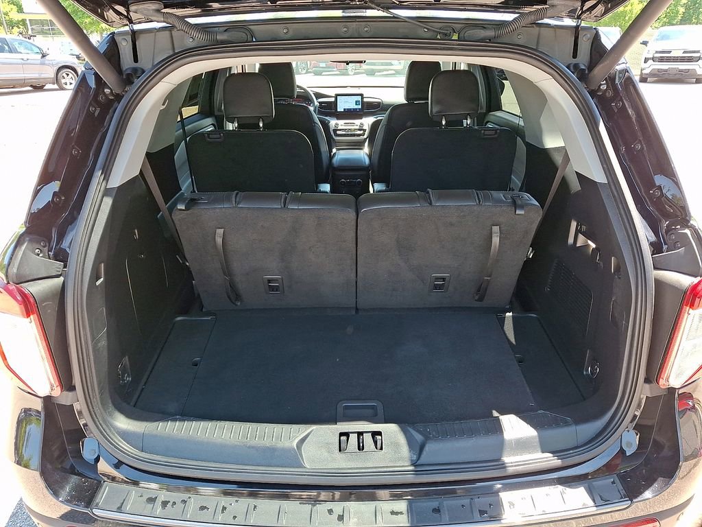 Used 2023 Ford Explorer XLT w/ Equipment Group 202A AWD/4WD image 29