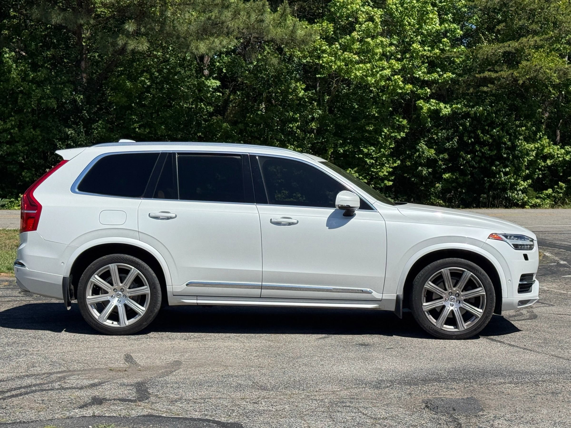 Used 2017 Volvo XC90 T6 Inscription w/ Vision Package AWD/4WD image 3