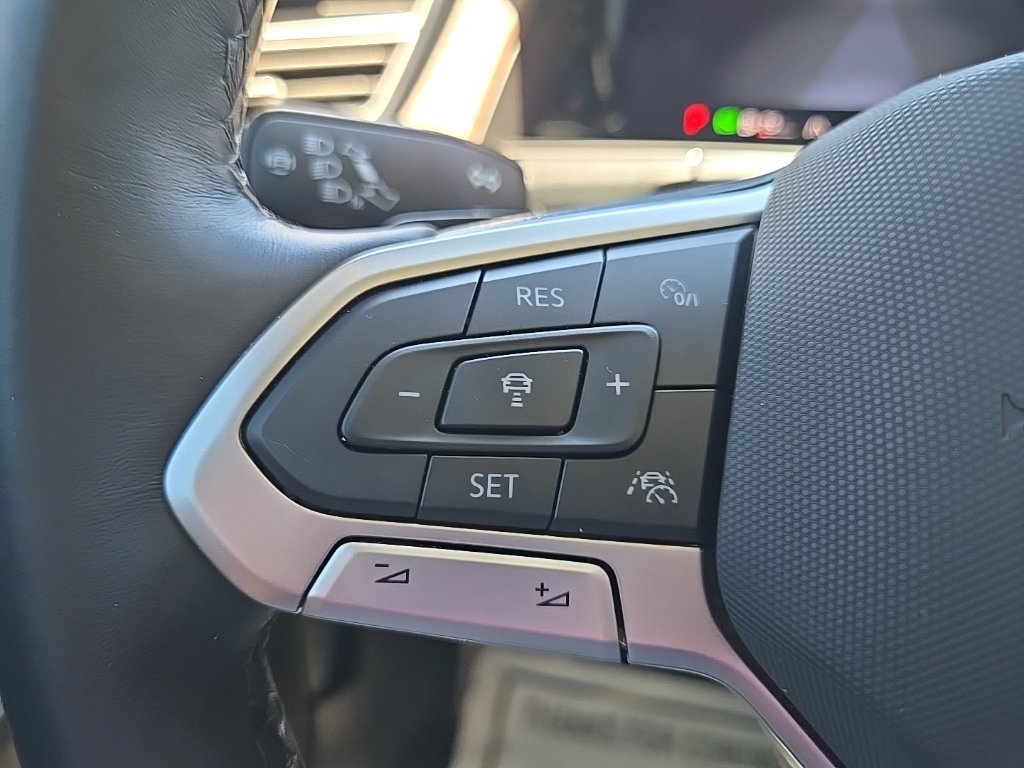Used 2024 Volkswagen Atlas SEL Premium R-Line AWD/4WD image 44