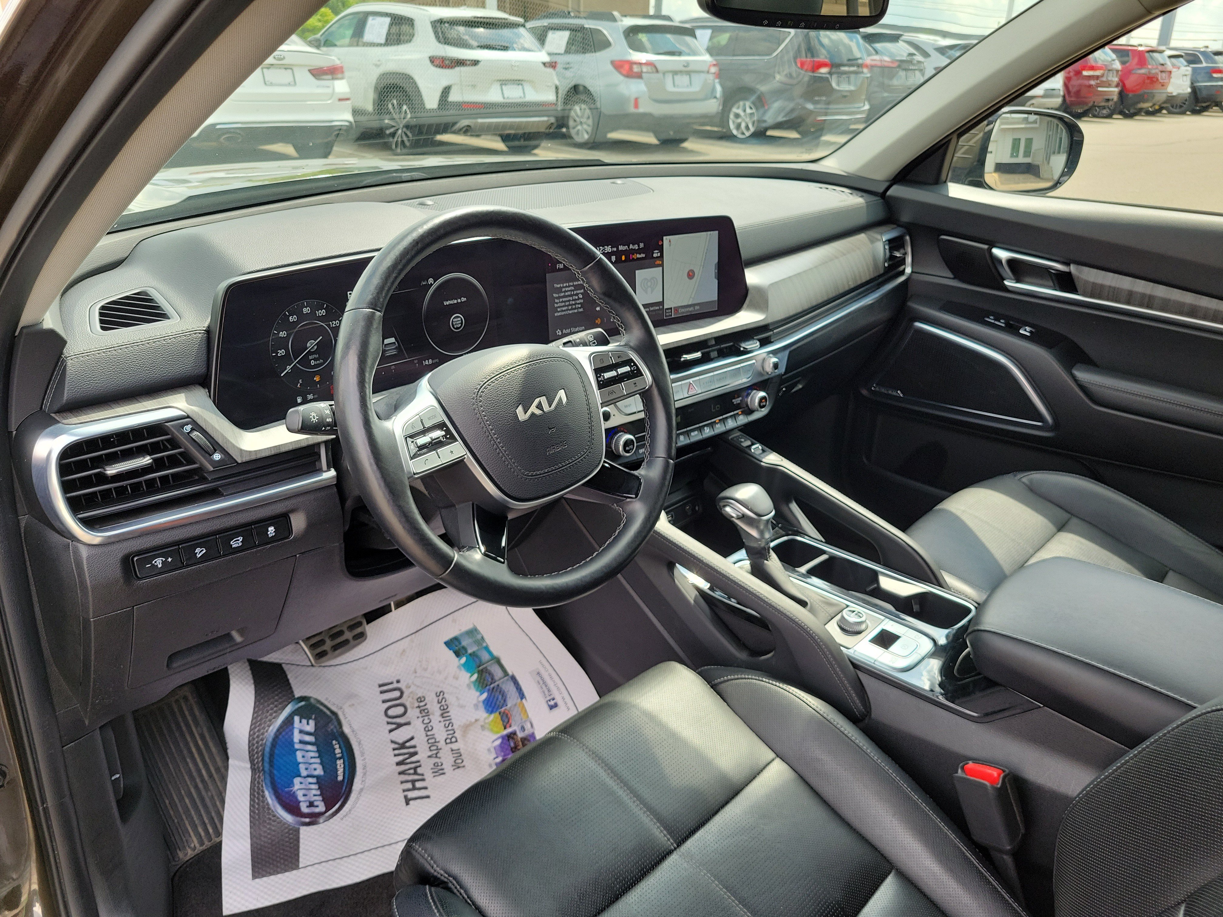 Used 2023 Kia Telluride AWD image 18