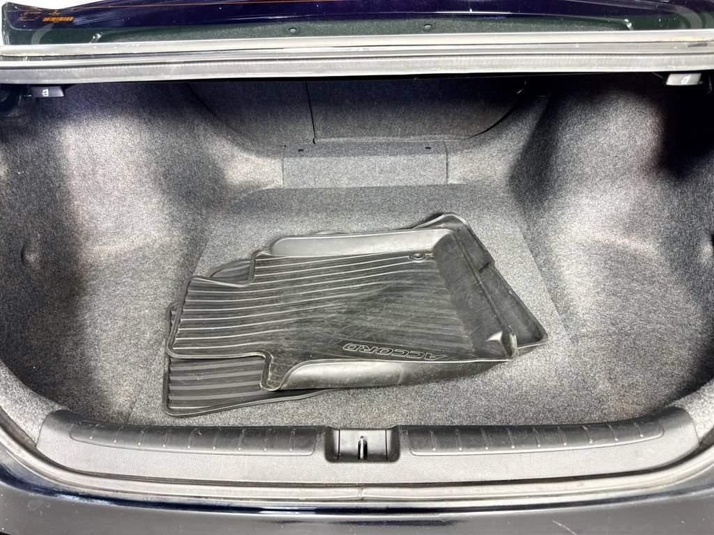 Used 2018 Honda Accord EX image 29