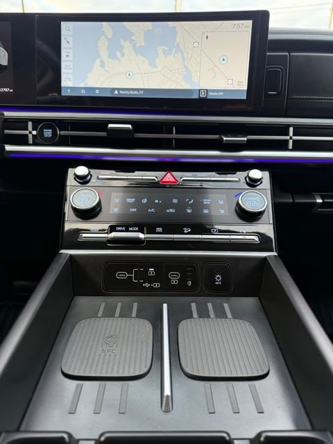 Used 2024 Hyundai Santa Fe Limited image 25