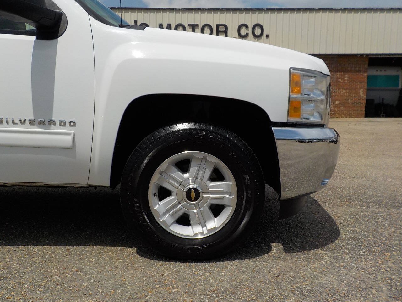 Used 2013 Chevrolet Silverado 1500 LT w/ Interior Plus Package AWD/4WD image 10