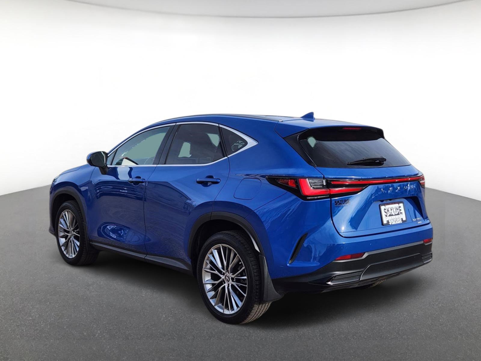 Used 2022 Lexus NX 350 AWD w/ Vision Package image 4