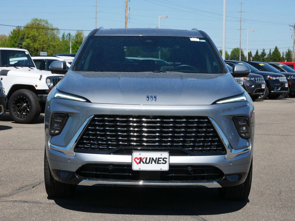 Used 2025 Buick Enclave Avenir w/ Super Cruise Package AWD/4WD image 2
