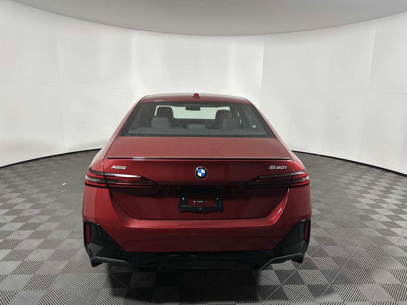 New 2026 BMW 530i xDrive w/ M Sport Package image 2