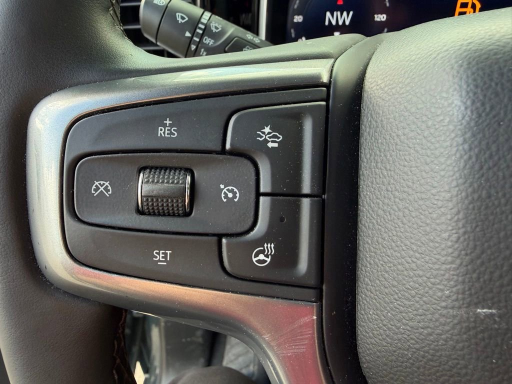 Used 2025 Chevrolet Silverado 2500 LT w/ All Star Edition AWD/4WD image 9