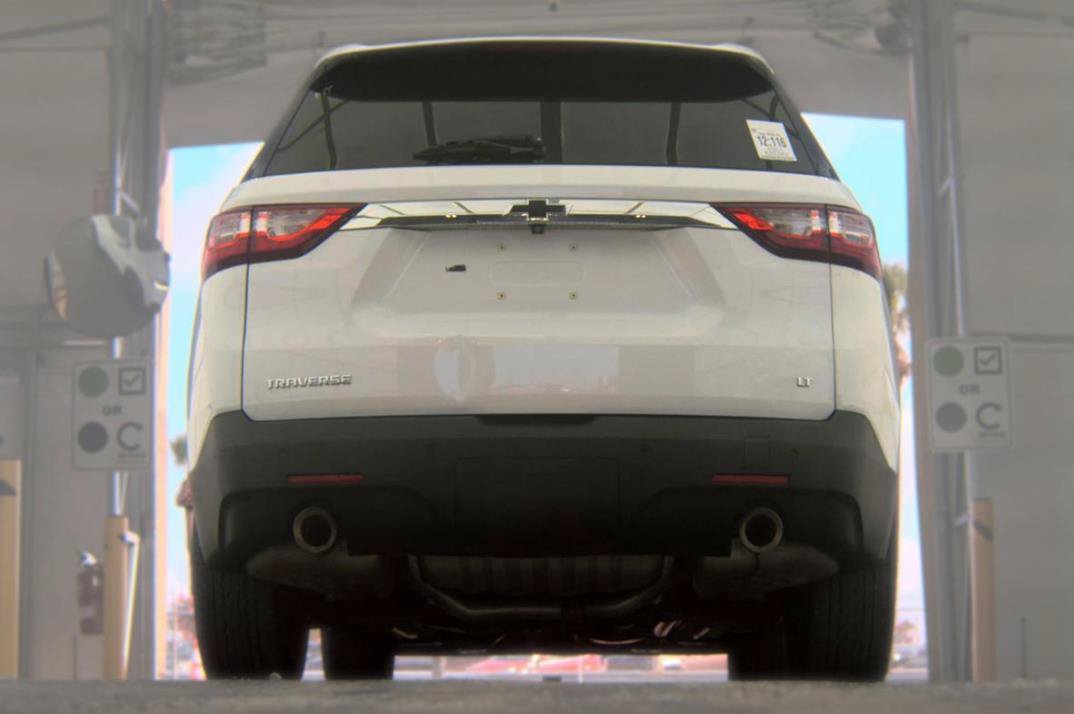 Used 2021 Chevrolet Traverse LT FWD image 17