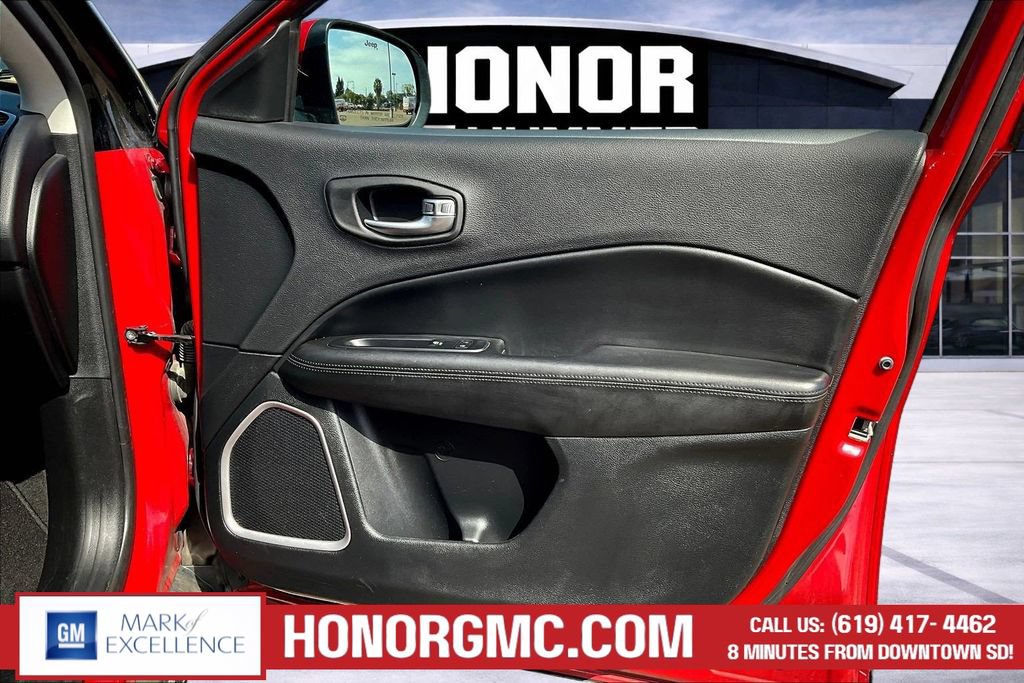 Used 2019 Jeep Compass Latitude FWD image 28