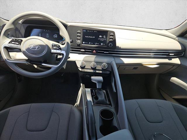 New 2026 Hyundai Elantra SE FWD image 15
