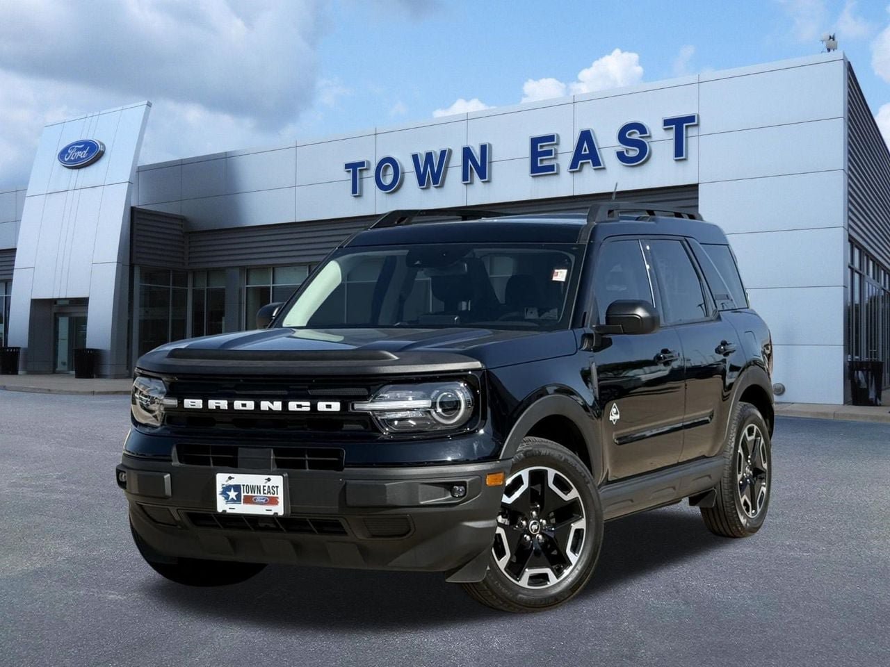 Certified 2024 Ford Bronco Sport Outer Banks w/ Tech Package AWD/4WD image 1