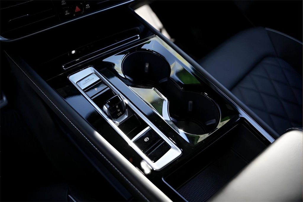 Used 2024 Volkswagen Atlas Cross Sport SEL Premium R-Line image 18