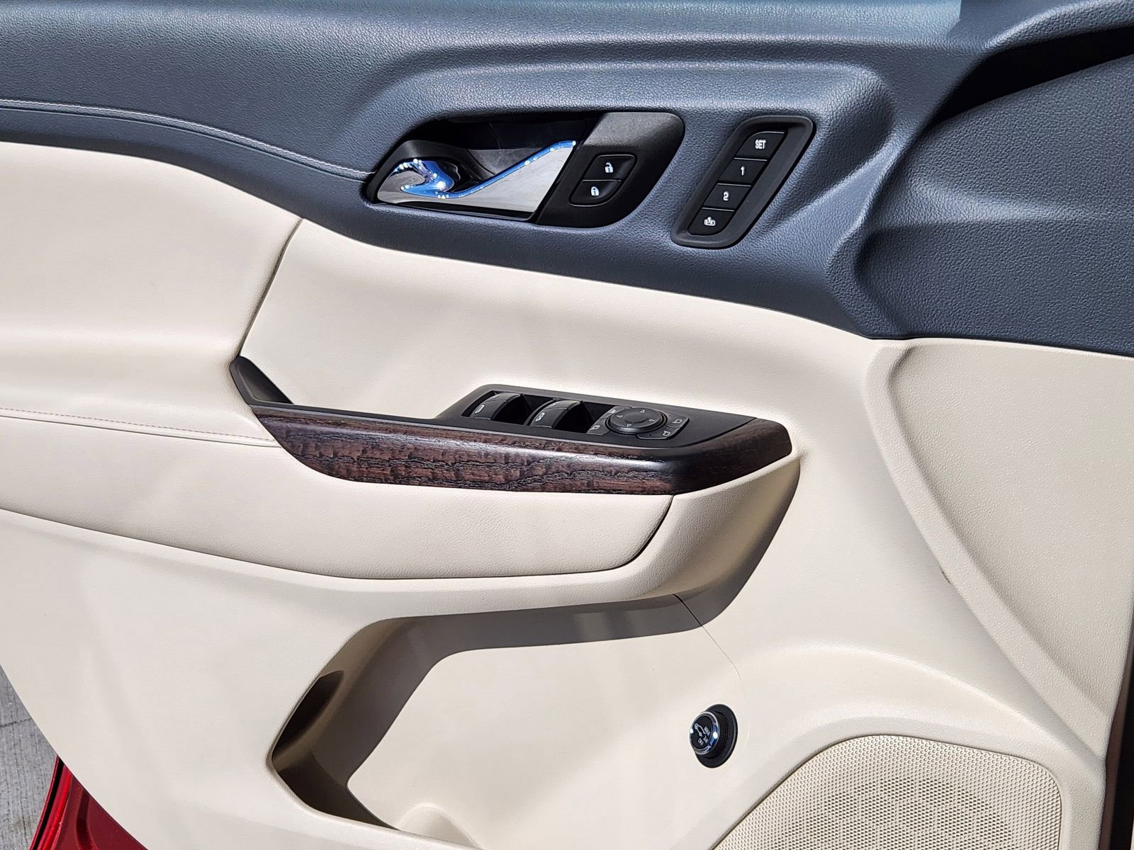 Used 2022 GMC Acadia Denali w/ Denali Technology Package image 9