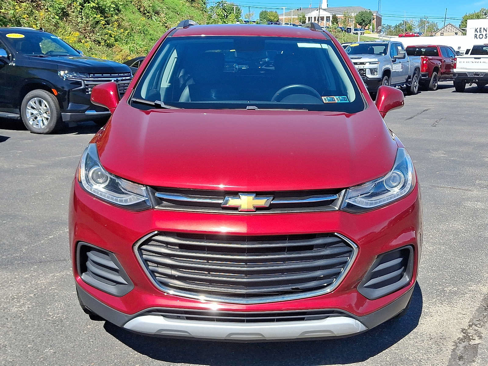 Used 2019 Chevrolet Trax LT w/ LT Convenience Package AWD/4WD image 2