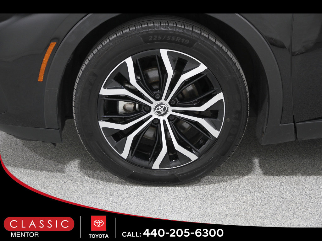 Certified 2024 Toyota Crown XLE AWD/4WD image 23