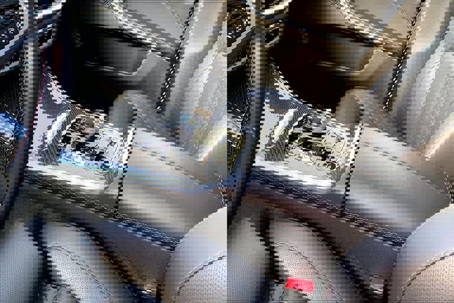 Used 2024 BMW X7 M60i w/ Executive Package image 16