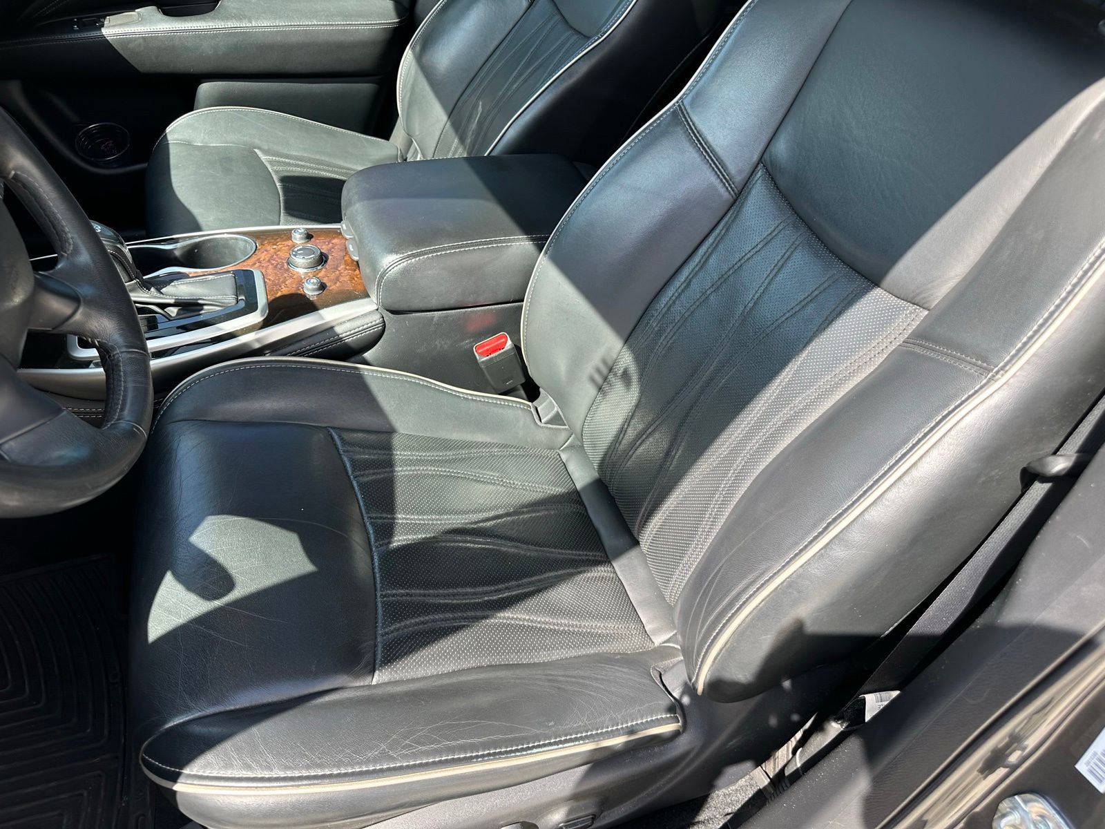 Used 2019 INFINITI QX60 Luxe w/ Sensory Package FWD image 8