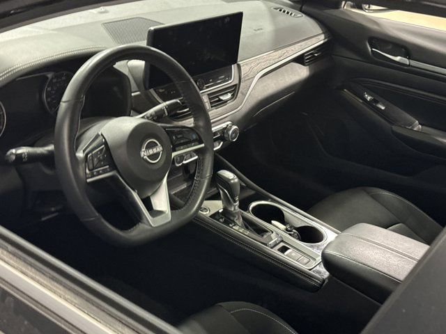 Used 2023 Nissan Altima 2.5 SV w/ SV Premium Package image 21
