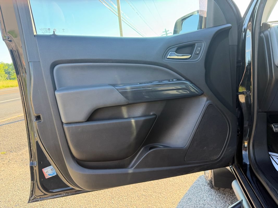 Used 2018 Chevrolet Colorado Z71 AWD/4WD image 9