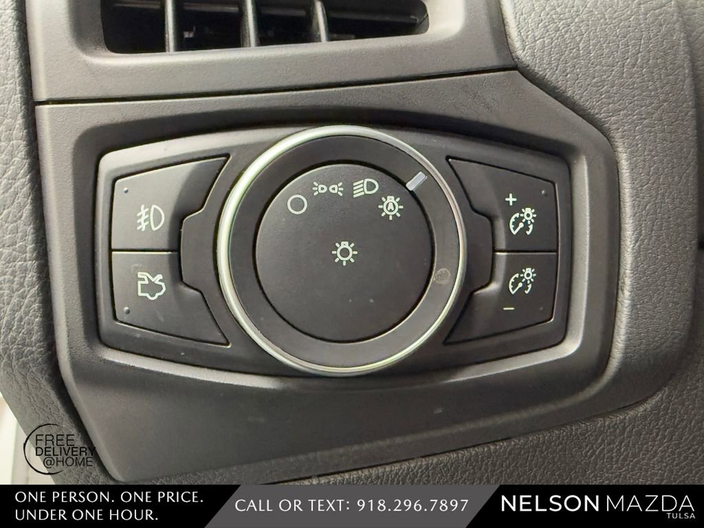 Used 2018 Ford Focus Titanium FWD image 22