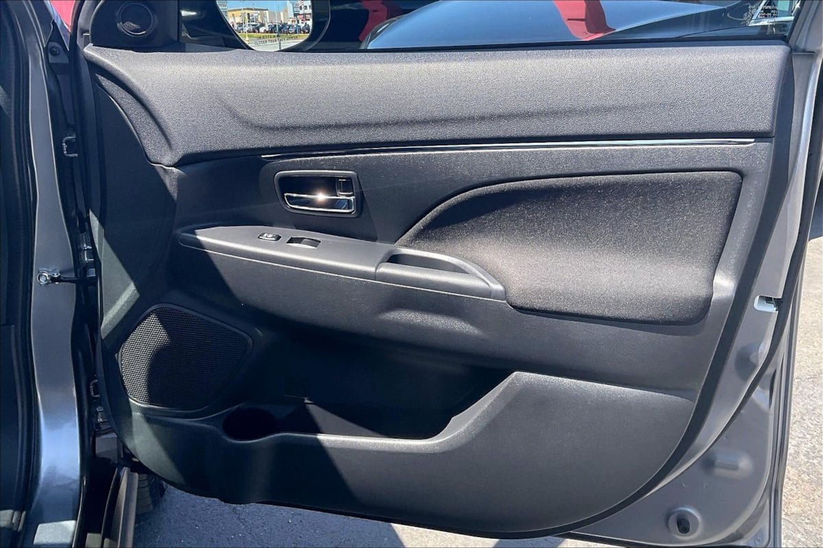 Used 2017 Mitsubishi Outlander Sport ES FWD image 21