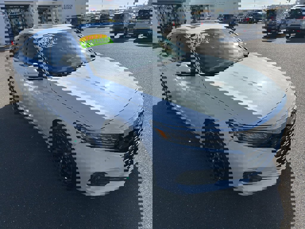 Used 2022 Honda Accord Touring image 9