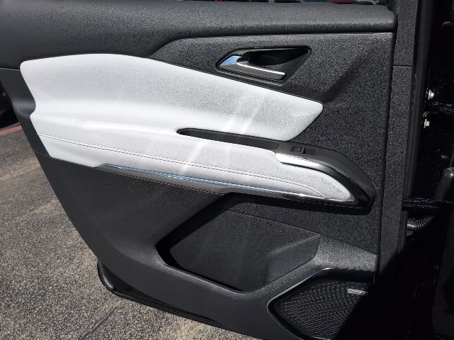 New 2026 Chevrolet Traverse High Country w/ LPO, Floor Liner Package image 10