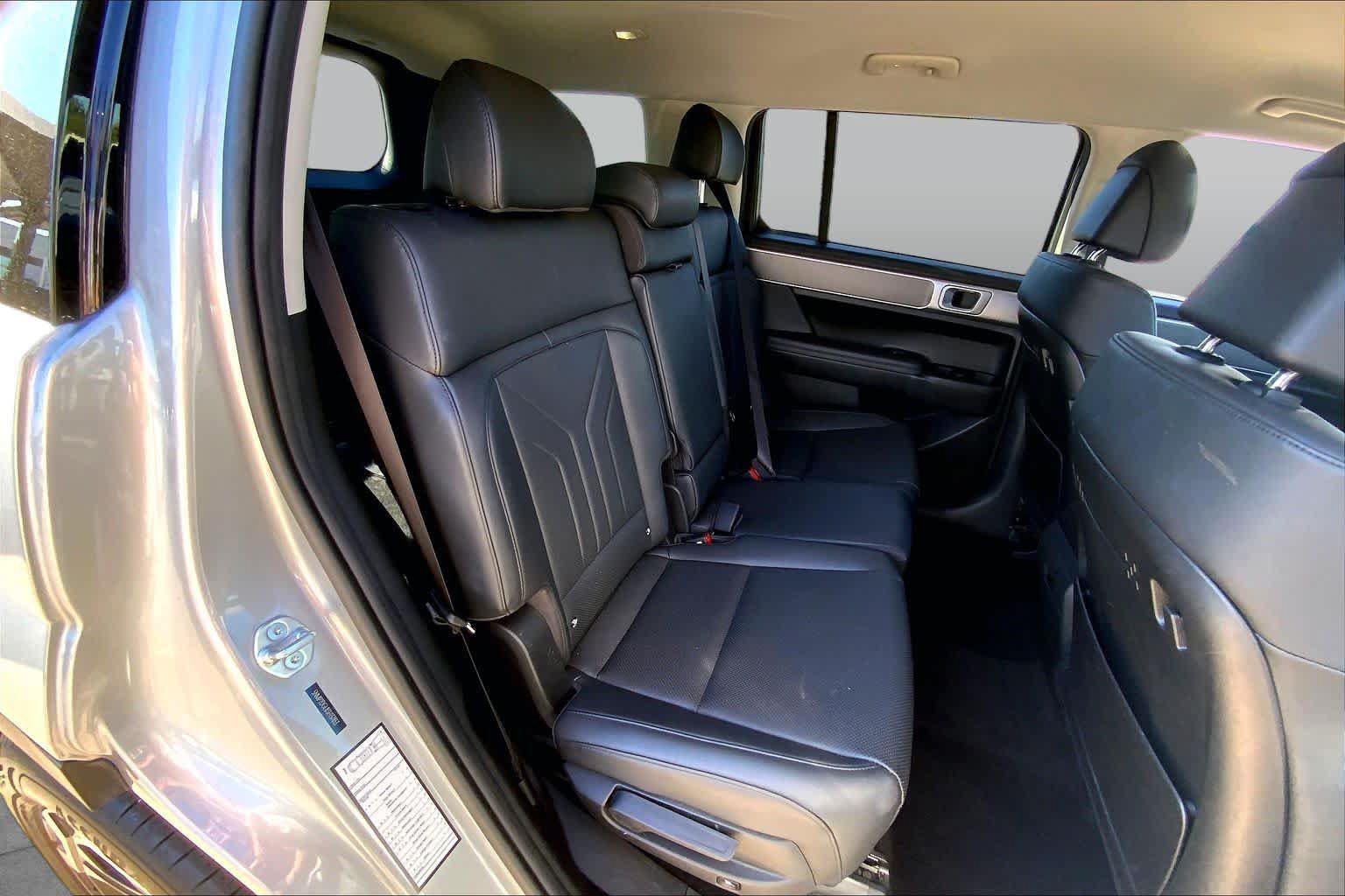 Used 2025 Hyundai Santa Fe SEL AWD/4WD image 18