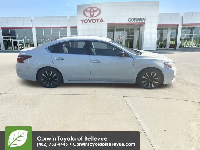 Used 2018 Nissan Altima 2.5 SV image 2