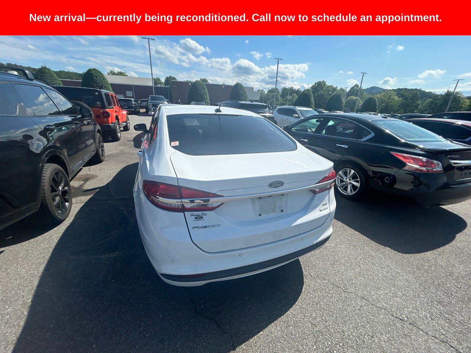 Used 2018 Ford Fusion SE w/ Fusion SE Technology Package FWD image 11