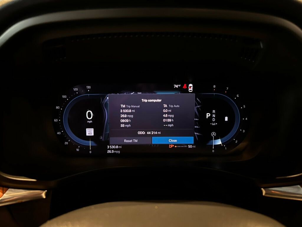 Used 2023 Volvo XC60 B5 Plus image 19