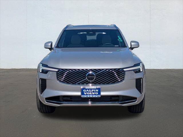 New 2026 Volvo XC90 T8 Plus w/ Protection Package Premier AWD/4WD image 4