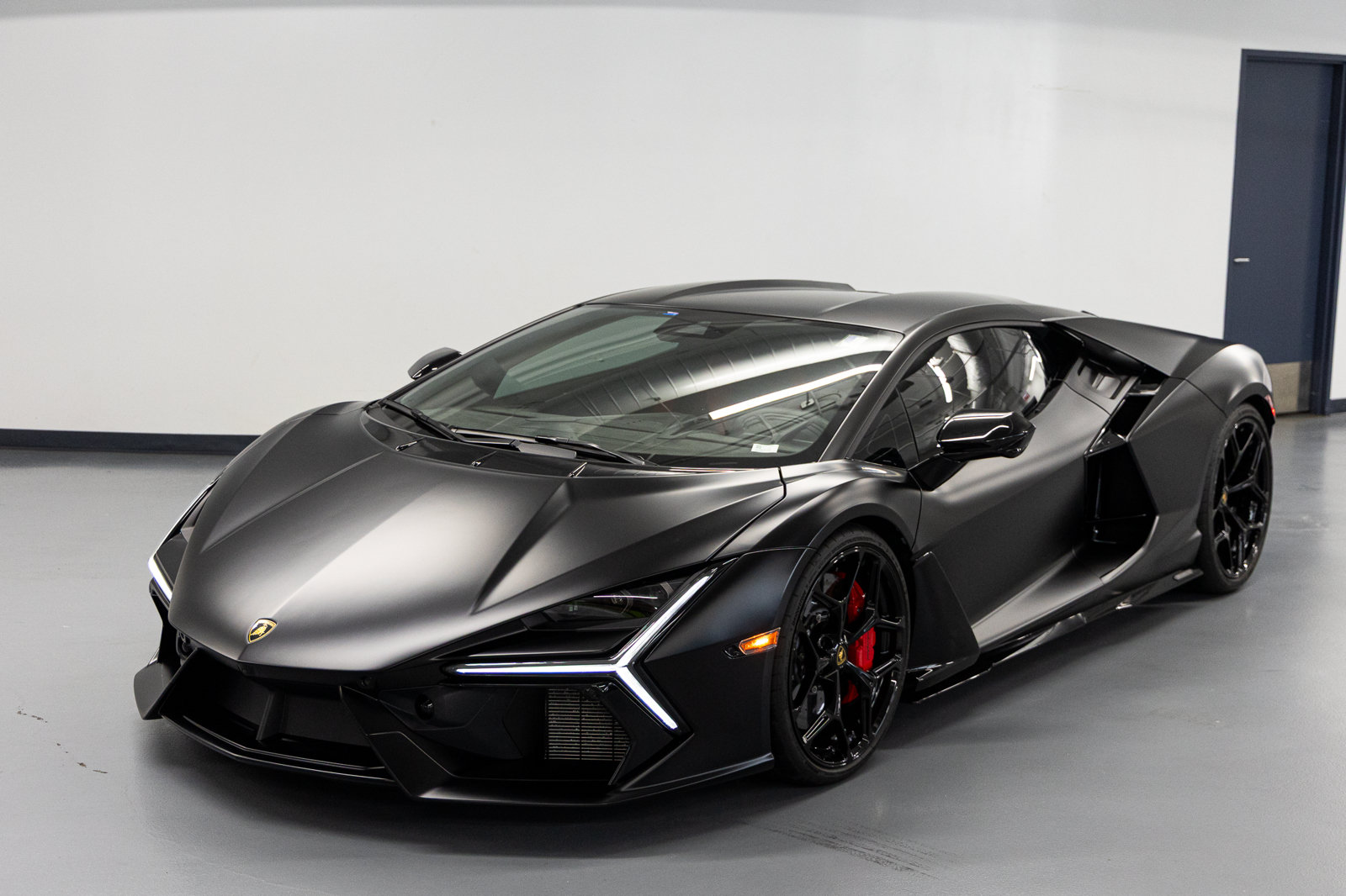 Used 2024 Lamborghini Revuelto AWD/4WD image 5
