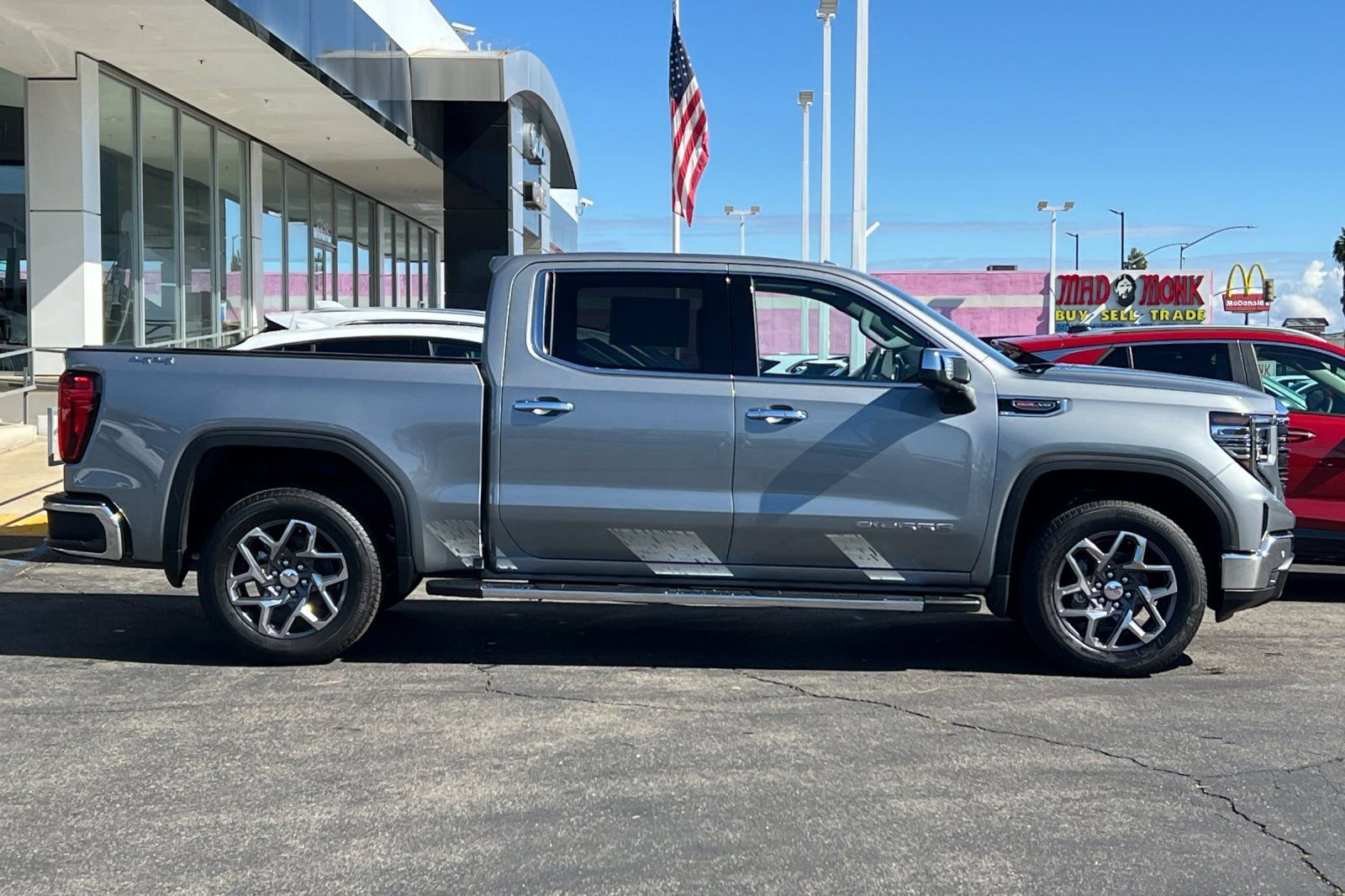 New 2026 GMC Sierra 1500 SLT AWD/4WD image 4
