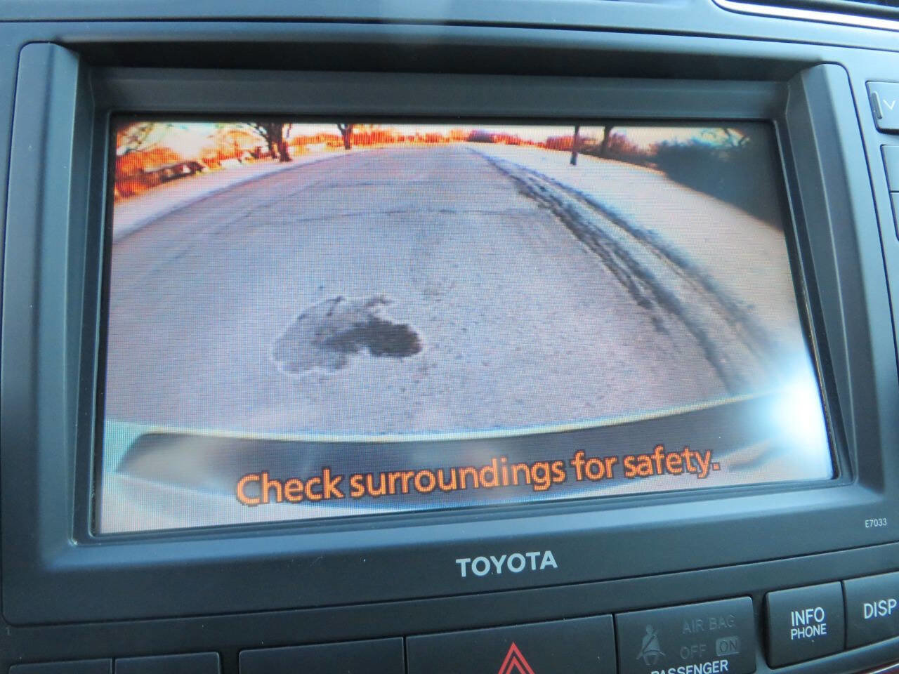 Used 2011 Toyota Highlander Limited w/ Tow Pkg image 24