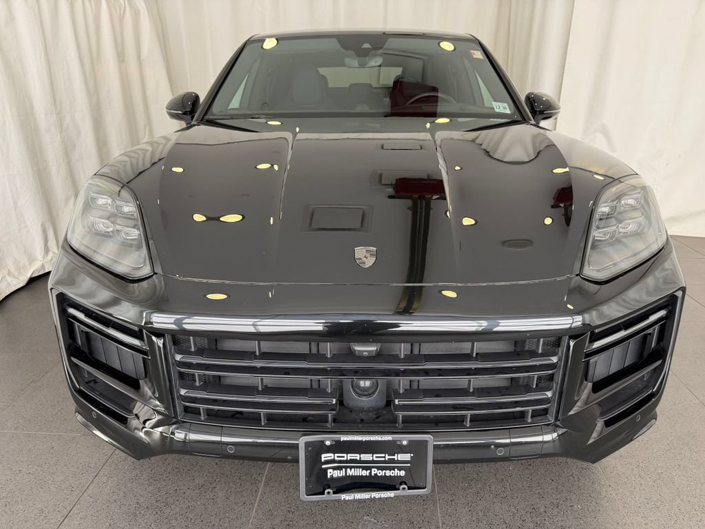 Certified 2025 Porsche Cayenne Turbo AWD/4WD image 6