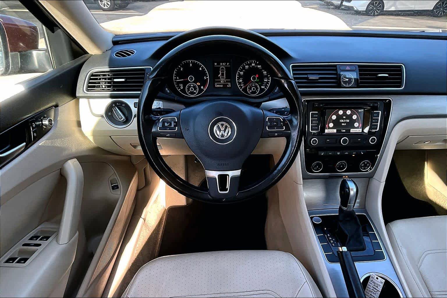 Used 2014 Volkswagen Passat TDI SE FWD image 6