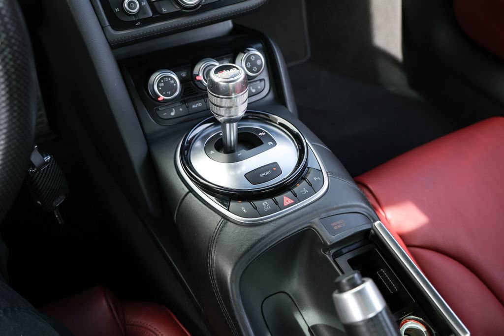 Used 2014 Audi R8 V8 w/ Enhanced Leather Package AWD/4WD image 8