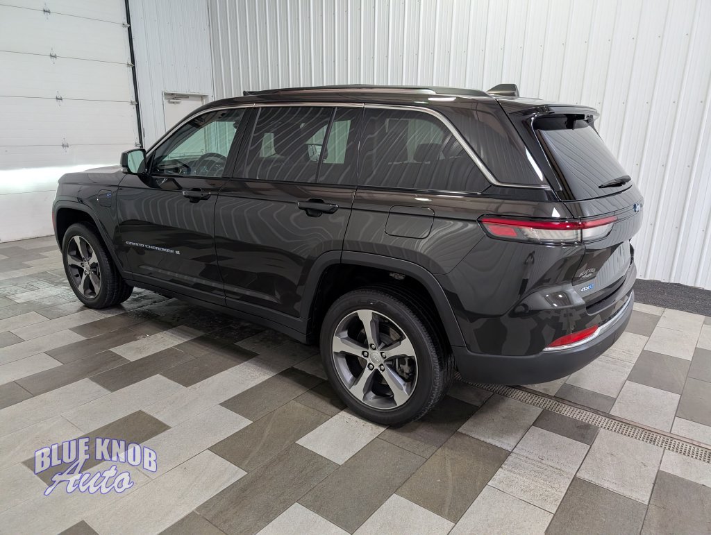 Used 2023 Jeep Grand Cherokee 4WD 4xe w/ Luxury Tech Group II image 2