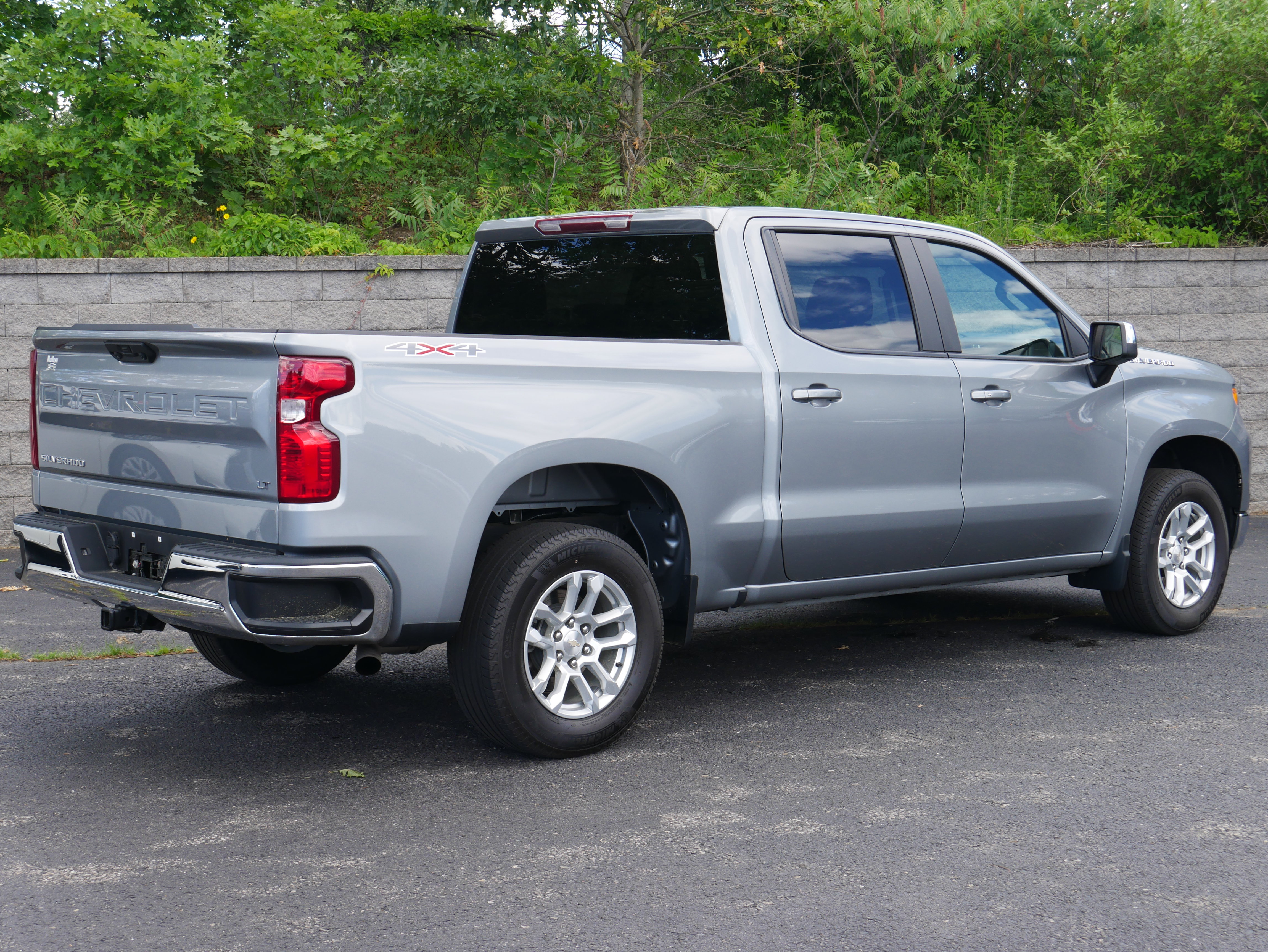 Certified 2023 Chevrolet Silverado 1500 LT AWD/4WD image 8