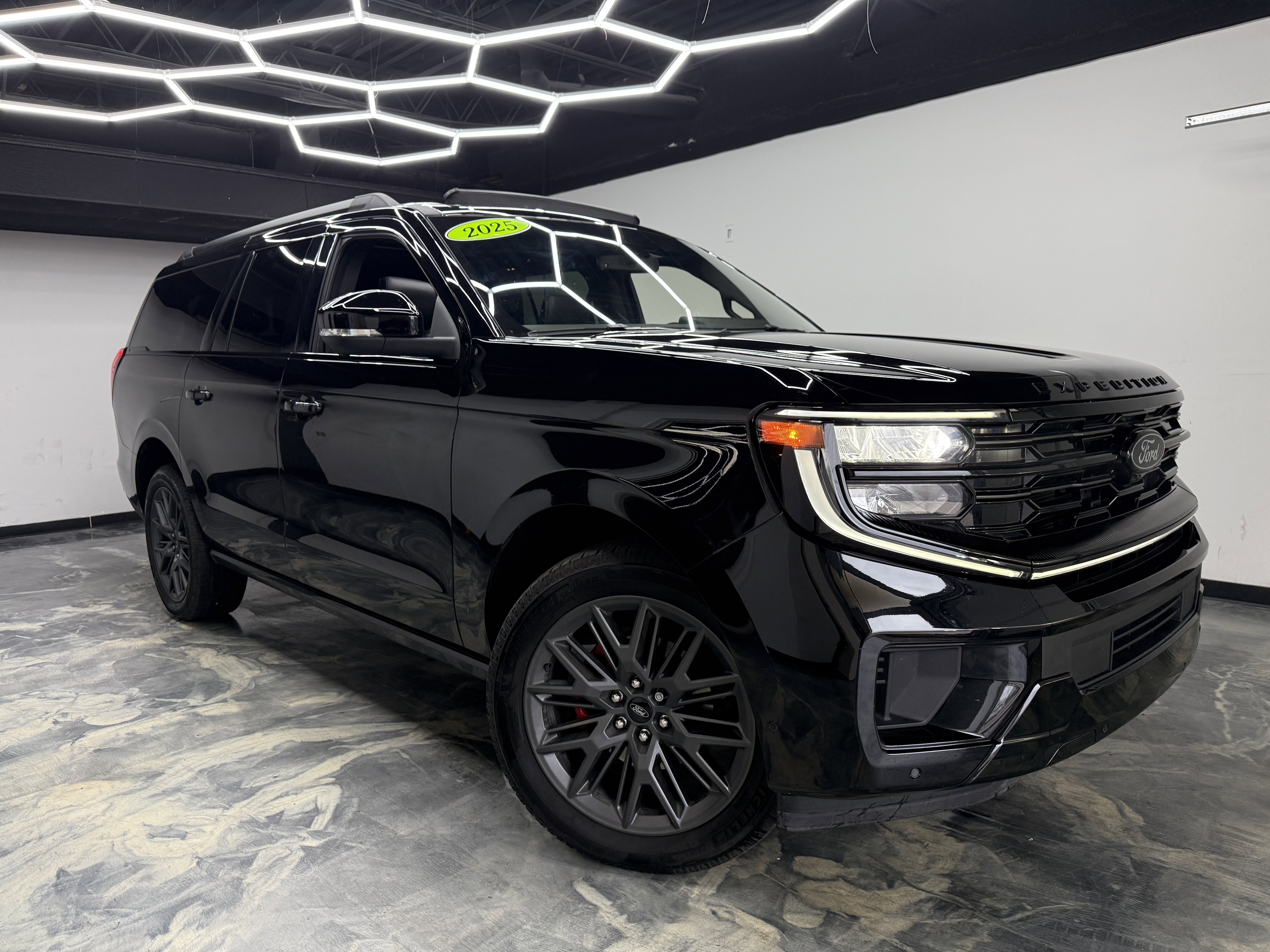 Used 2025 Ford Expedition Max Platinum w/ Stealth Performance Package AWD/4WD image 6